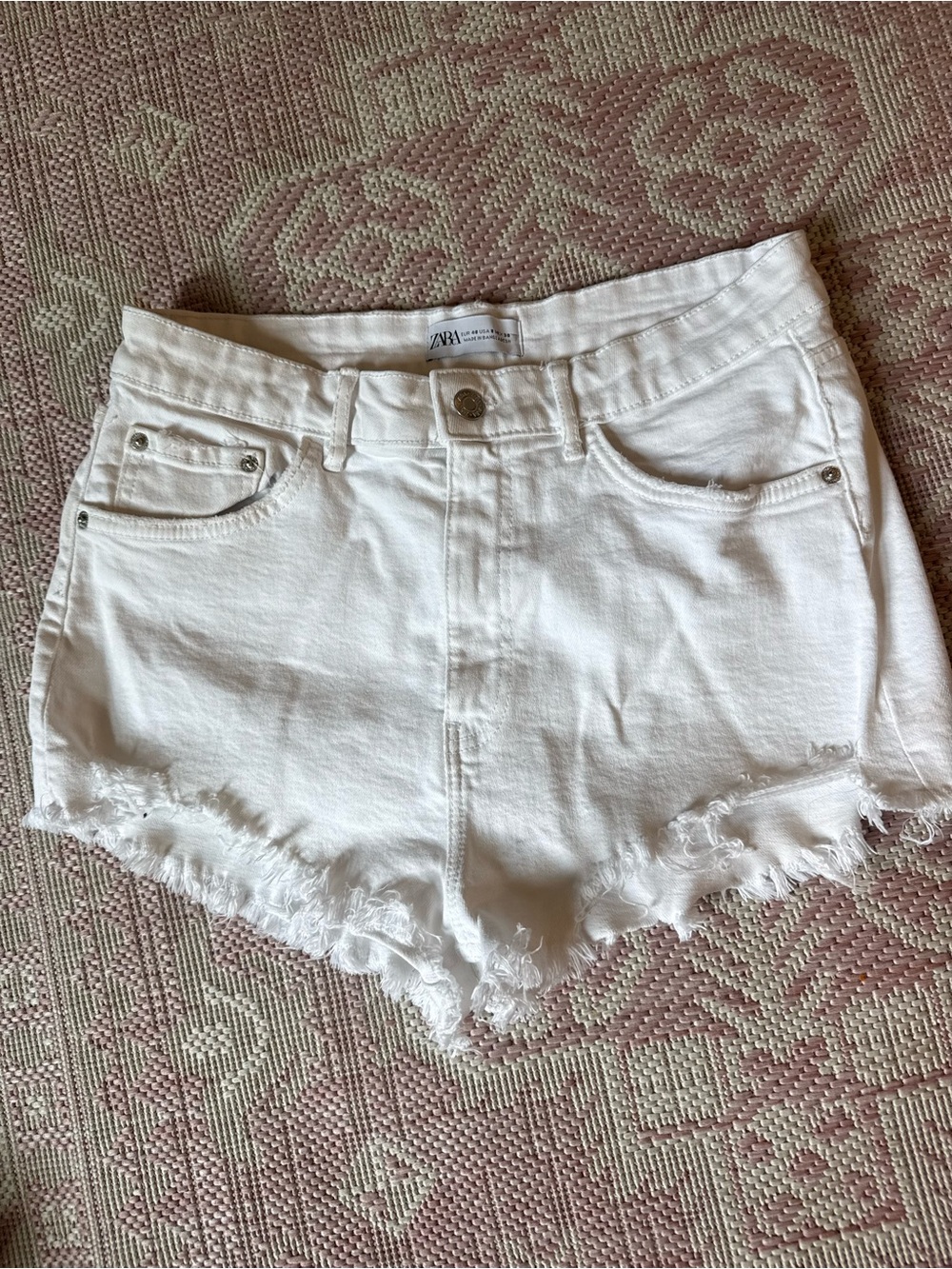 ZARA White Distressed Frayed Hem Denim Shorts